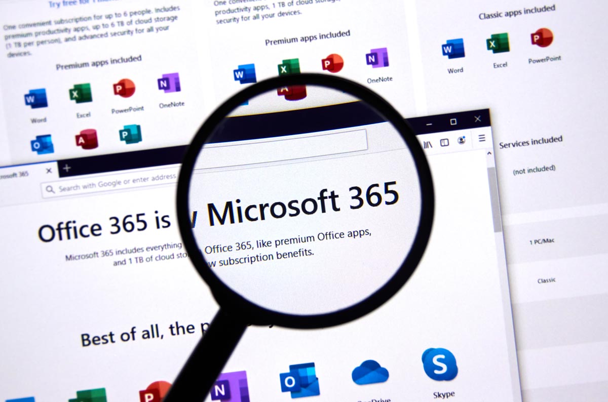 Using magnifying glass to read Microsoft 365.